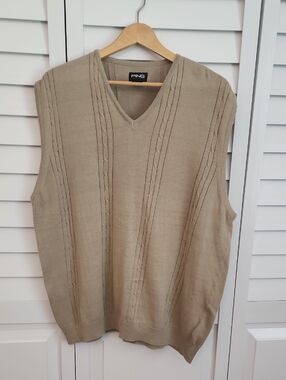 PING Men’s V-Neck Cable Knit Sweater Vest — Tan